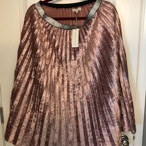 NWT Metallic Blush knee length pleated skirt